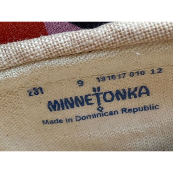 Minnetonka Moccasin Flats Slip-On Shoes Beige Canvas shoes Size 9 - Picture 7 of 8